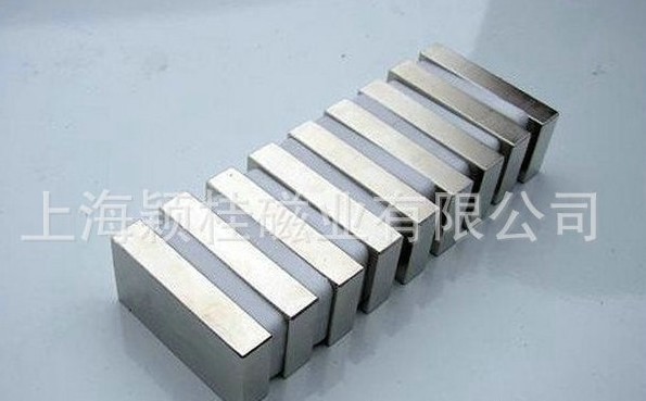 強(qiáng)力磁鐵?的吸引力，讓你我?連?，緊密相連！